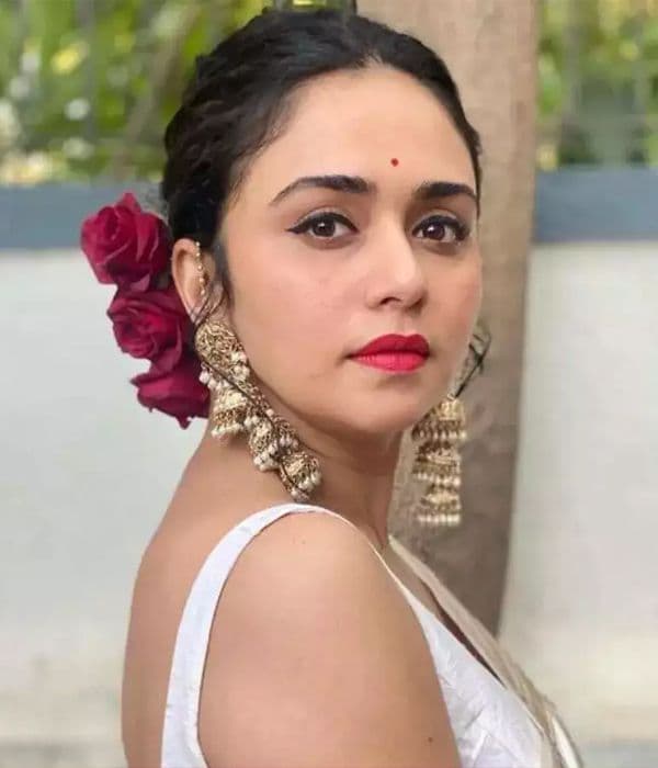 Amruta Khanvilkar