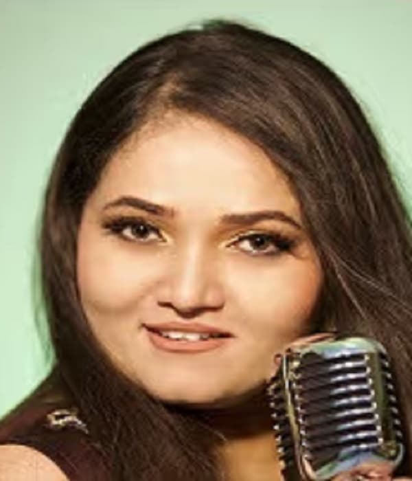Anuradha Bhatt — Singer