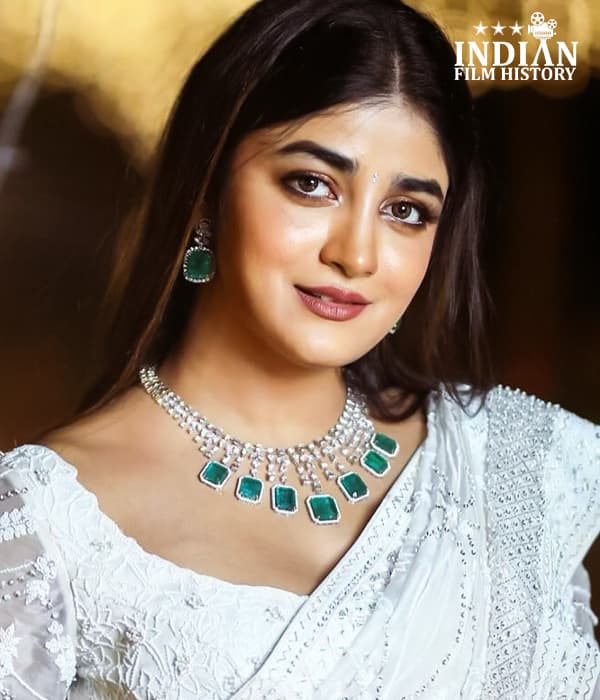 Dimple Hayati