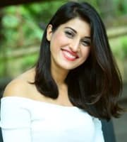 Divina Thakur — Actress