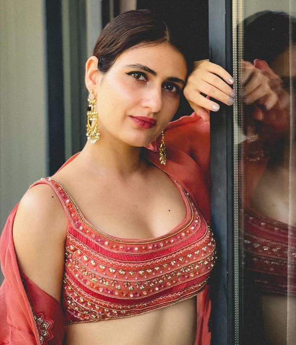 <p>Fatima Sana Shaikh<br></p>