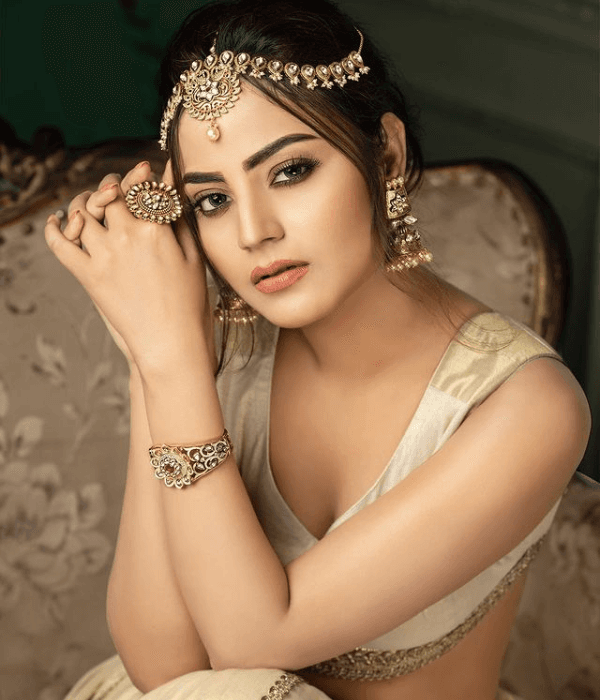 Minakshi Jaiswal — Actress