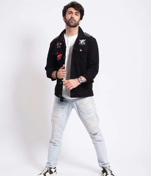 <p>Nandish Singh<br></p>