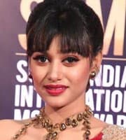 Oviya Helen