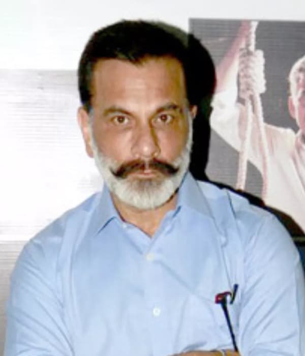 <p>Pavan Malhotra<br></p>