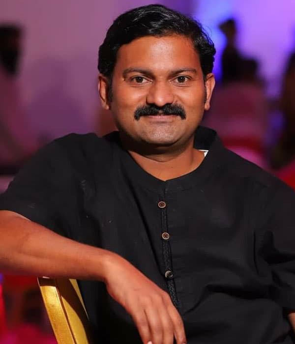 Pravin Dalimbkar — Lead Actor