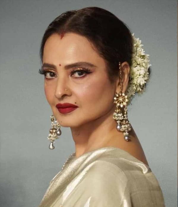 <p>Rekha</p>