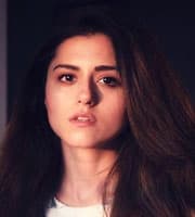 Ridhi Dogra photo