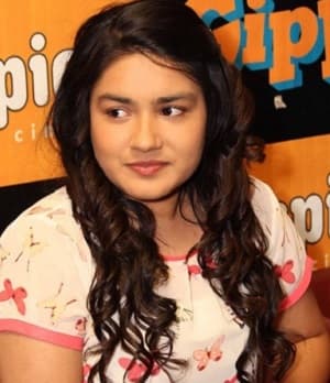 Riya Vij — Actress