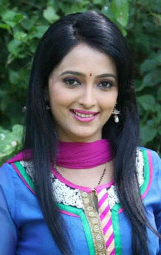 Rujuta Deshmukh — Supporting Actress