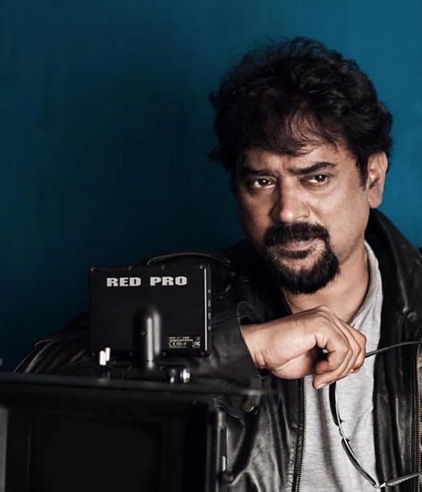 <p>Santosh Sivan</p>