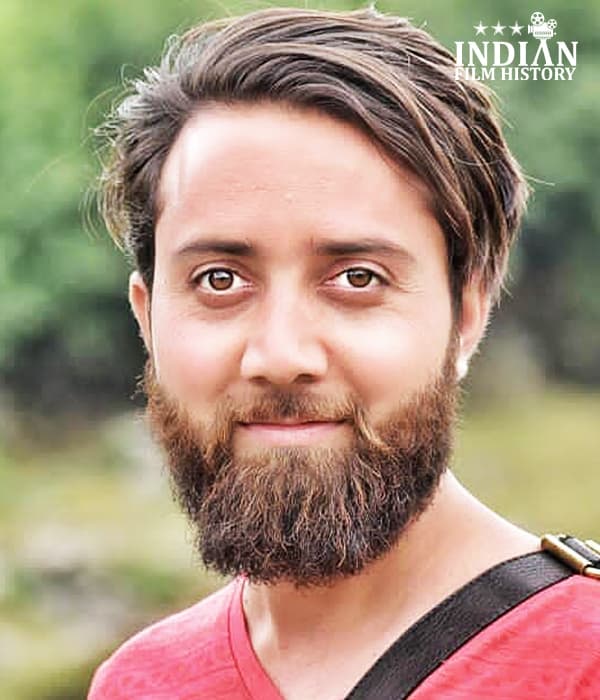 <p>Shahnawaz Bhat<br></p>