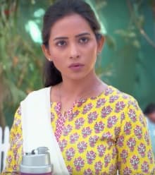 Veena Jamkar — Actress