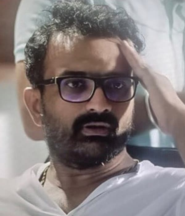 Maneesh Bhatt
