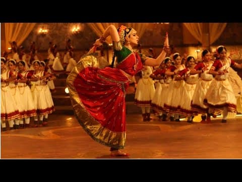 Kangana Ranuat's Thalaivi Dance Look Poster Out | IFH