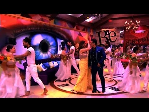 Salman & Madhuri Recreates Enjoy Past Moments At Bigboss 13