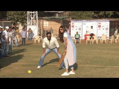 Sunil Shetty With His Daughter Athiya Shetty Caught Playing Cricket | IFH