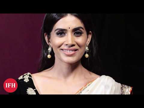 Sonali Kulkarni's Some Fashionable Photos | Marathi Movie