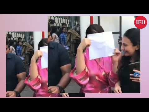 VIRAL | Twinkle Khanna Video While Hiding Her Face