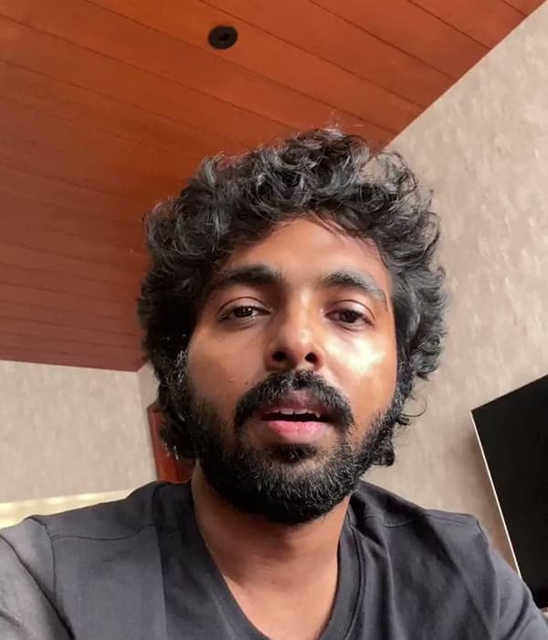 Kapil Kapilan — Singer