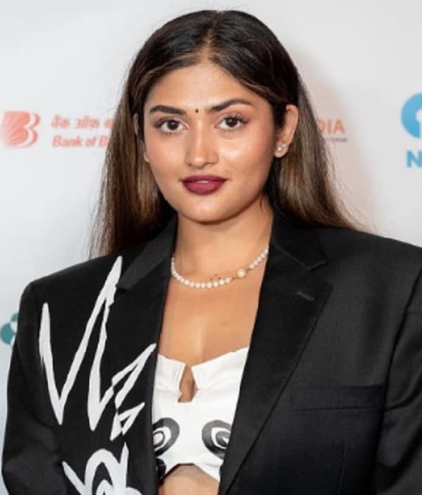 Shreya Navile — Actress
