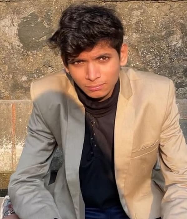 Atharav Ruke