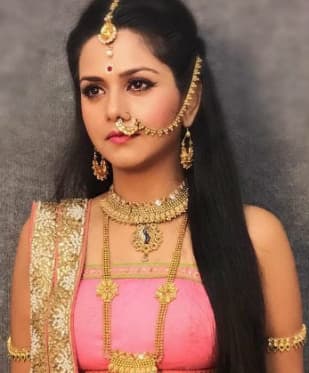Dalljiet Kaur (TV actress) — Actress