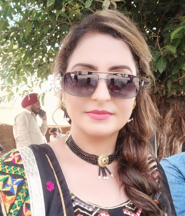 Rakhi Hundal