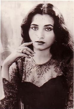 Salma Agha — Singer