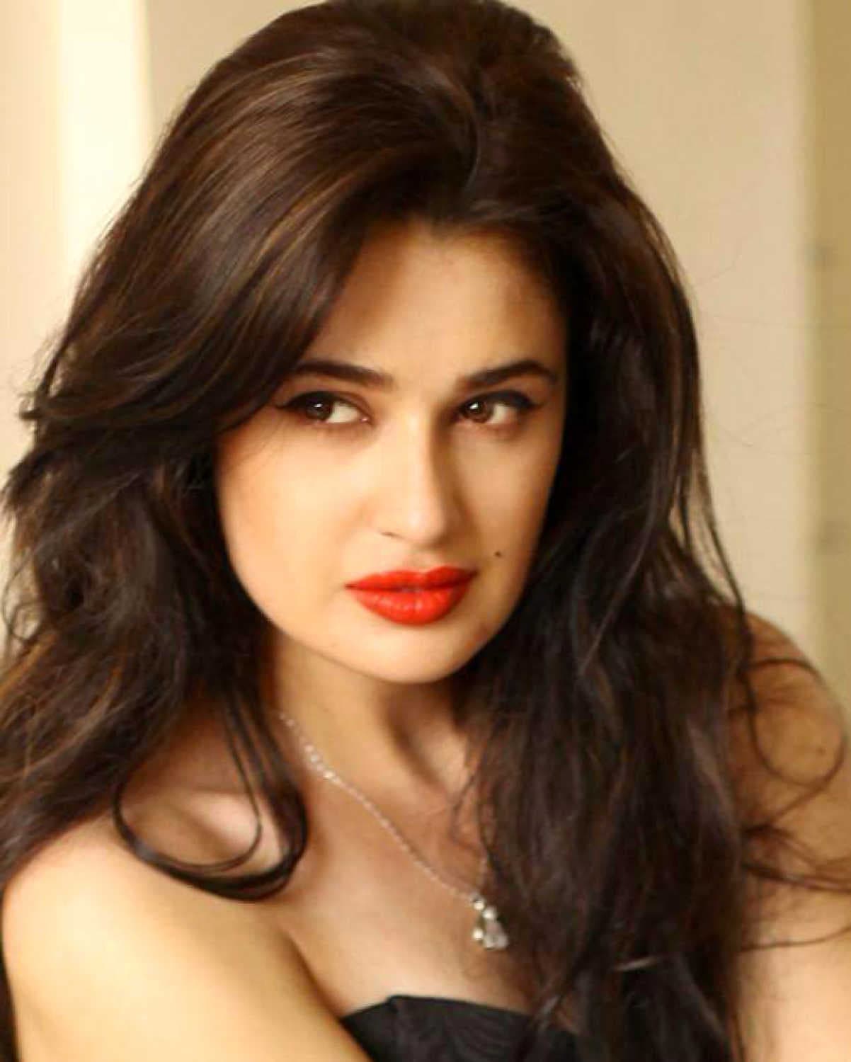 Yuvika Chaudhary — Actress