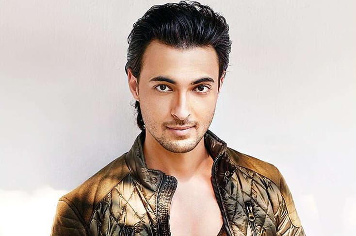Aayush Sharma learns MMA for ‘Kwatha’
