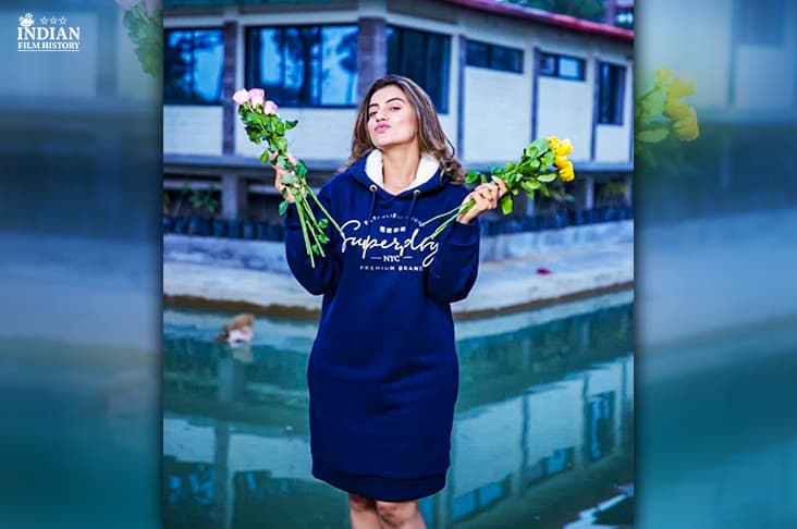 Akshara Singh Looks Adorable In A Long Hoodie