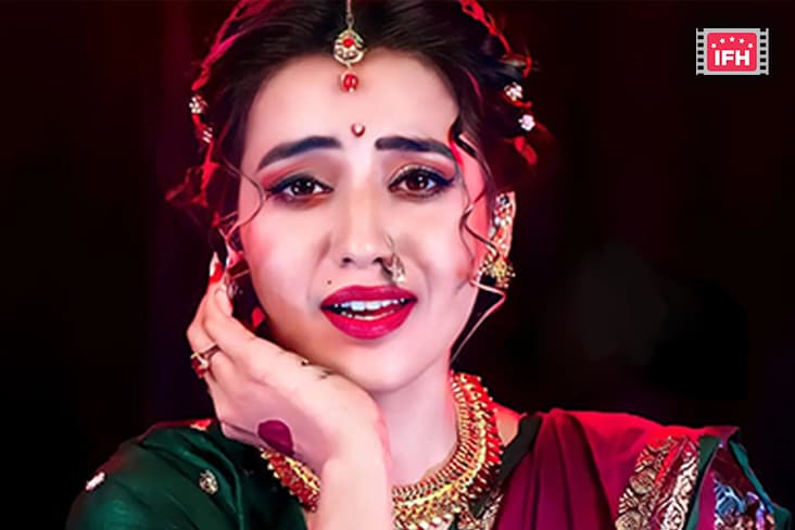 Akshara Singh Mesmerises Her Fans As She Dances To ‘Chandra’