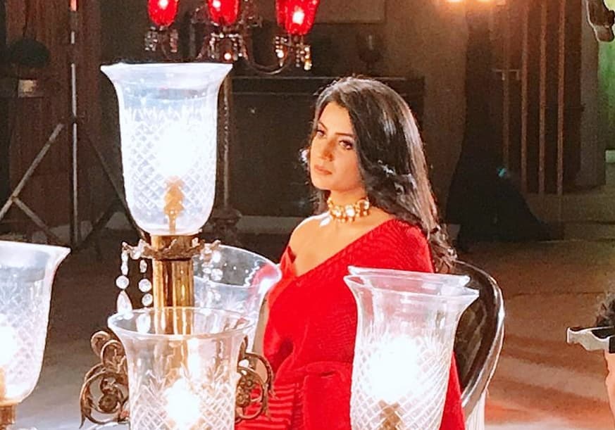 Akshara Singh Shares A Red Hot Photo From Her Upcoming Movie