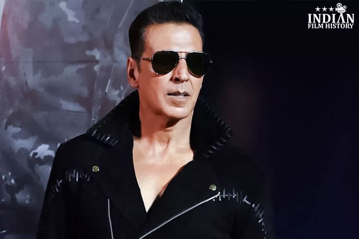 Akshay Kumar Spotted Shirtless, Soaking Up The Sun On Jolly LLB 3 Set - Check Out The Photos