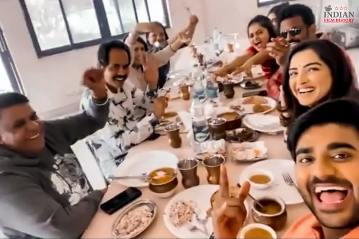 Amrapali Dubey Does A ‘Pawri Ho Rahi Hai’ On The Sets Of Love Vivah.Com