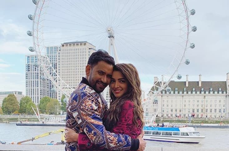 Amrapali Dubey shares a romantic picture from the sets of Dulha Hindustani