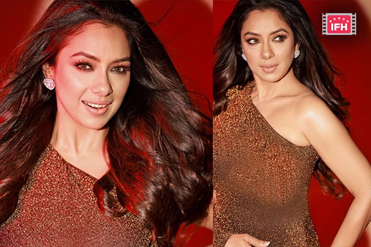 Anupamaa Actress Rupali Ganguly Awws Her Fans In This Shimmery Dress
