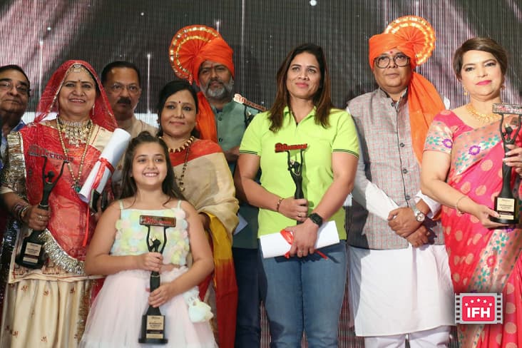 Asha Parekh, Aanjjan Srivastav, Gulabo Sapera And Others Were Honored At 15th Newsmakers Achievers Award
