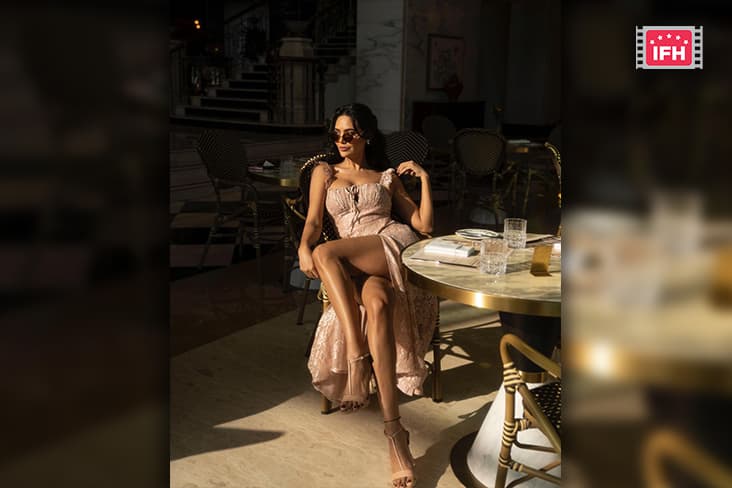 Esha Gupta Showed Her Style In High Thigh Slit Gown, Fans Said - Husn Ki Malika