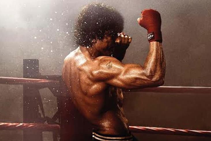 Farhan Akhtar Shoots For Toofan Despite Hand Injury