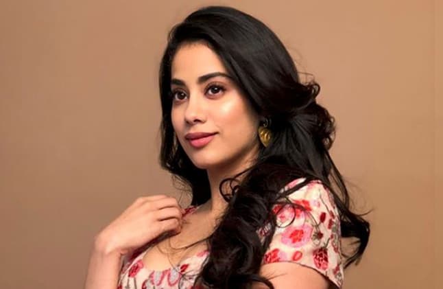 Janhvi Kapoor Surprised To Get Notes On Her Room Door