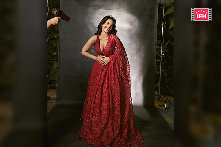 Kajol's Daughter Nysa Devgn Did A Bold Photoshoot In A Maroon Color Dress.