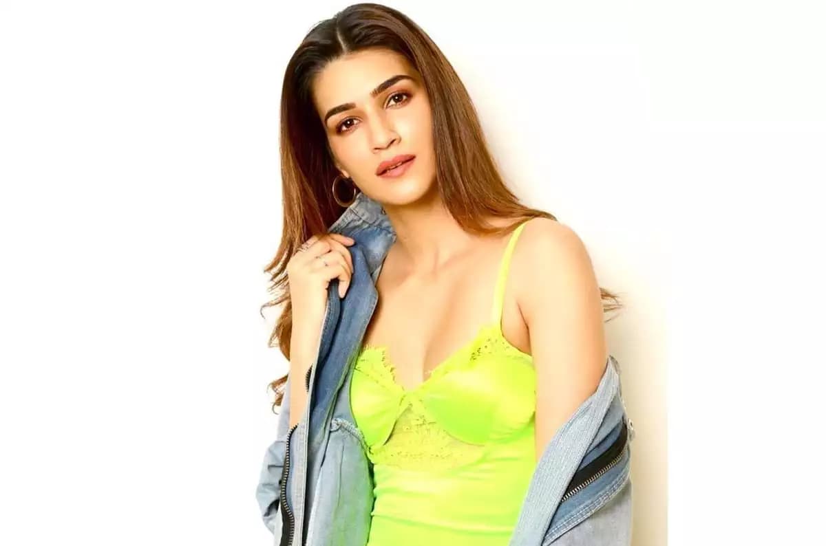 Kriti Sanon to play Ranjeeta’s role in Satte Pe Satta remake
