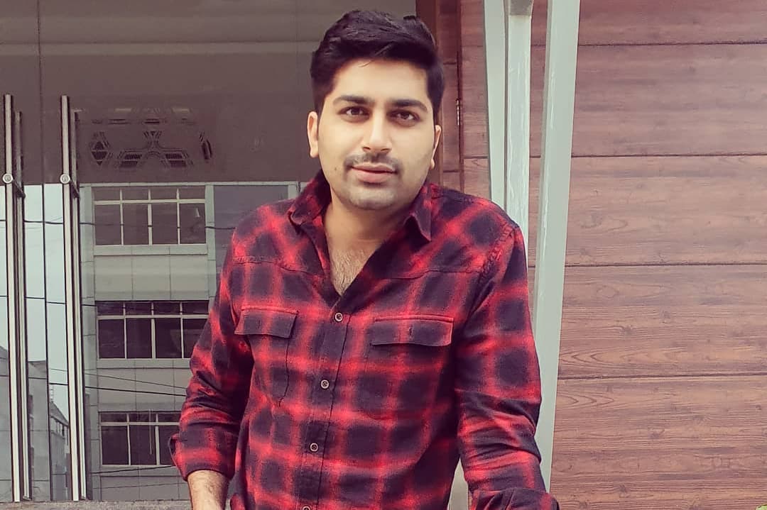 Malhar Thakar shows his new look