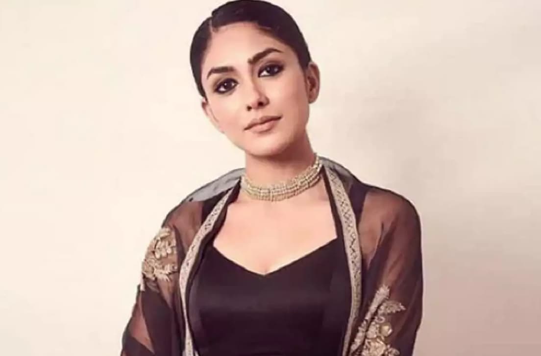 Mrunal Thakur Learns How To Use A Gun