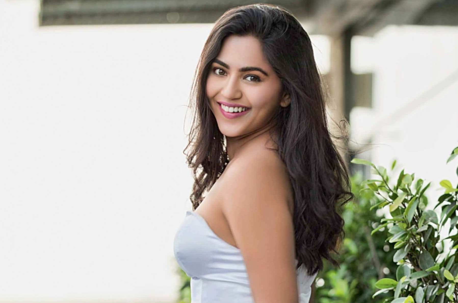Mrunmayee Deshpande Starts Dubbing For Her Next