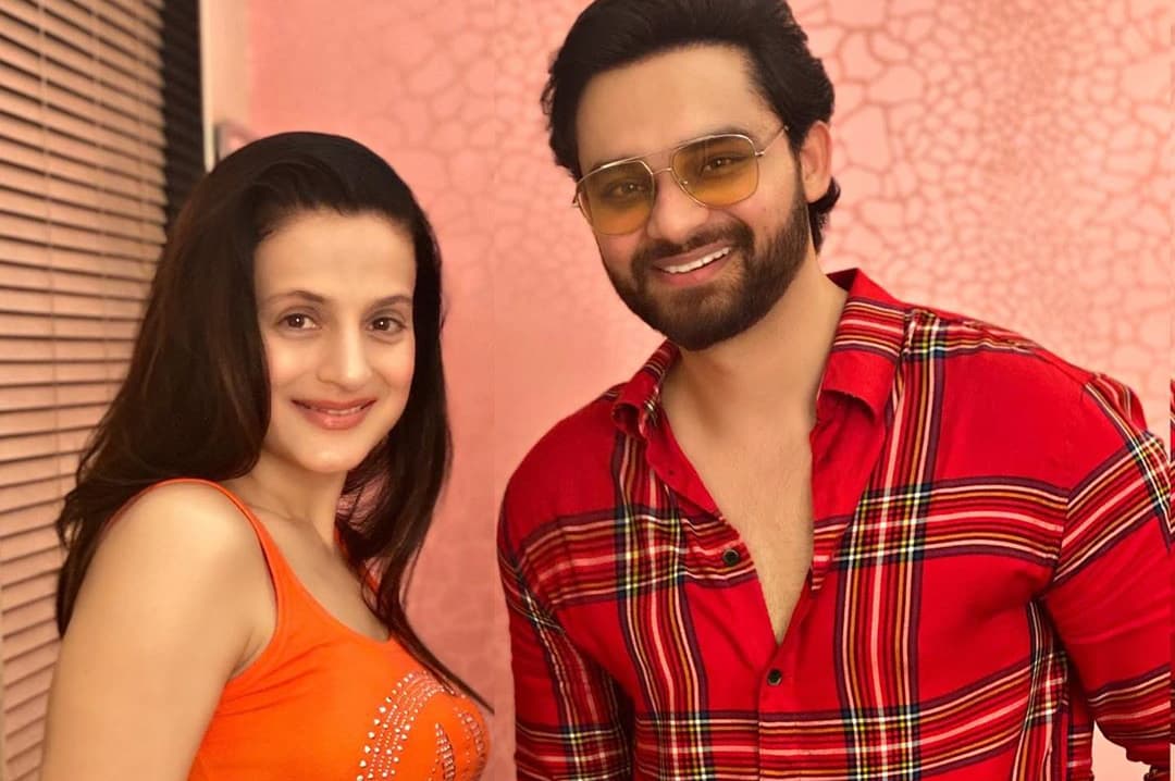 Nav Bajwa To Romance This Bollywood Actress In His New Film