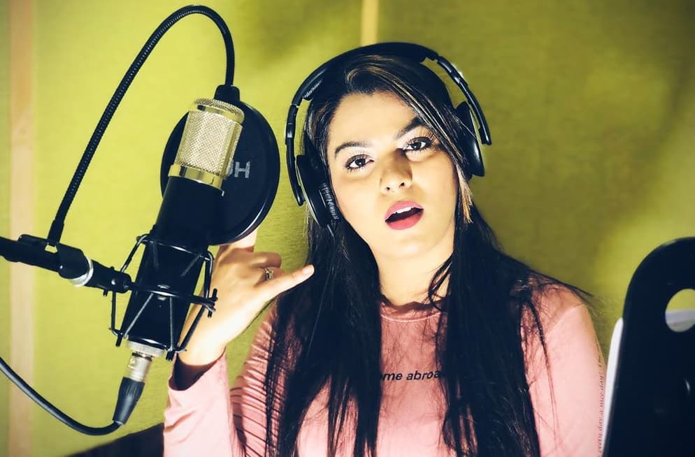 Nidhi Jha to surprise fans with something exciting