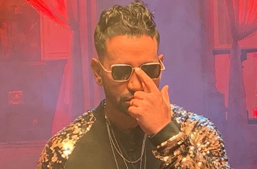 Nirahua shares his cool look from ‘Romeo Raja’